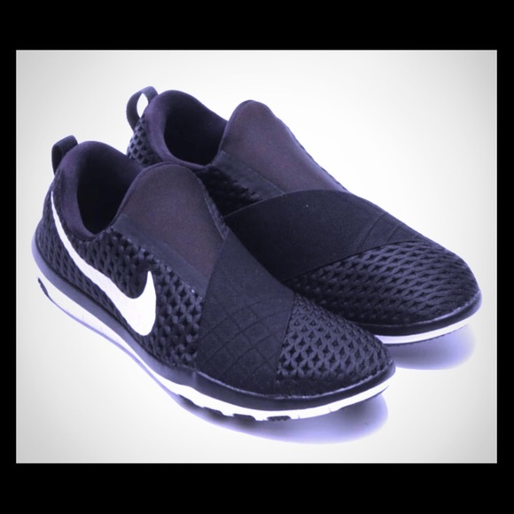 Nike Womens Free Connect Low Top Slip On Running Sneaker